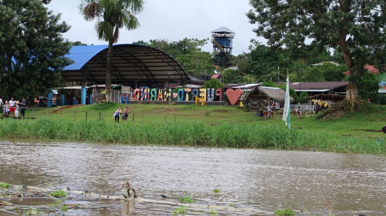 Vistas de Puerto Nariño desde el rio Amazonas